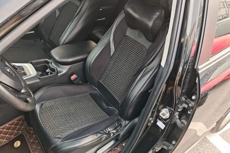 Used Toyota Wildlander 2020 2.0L CVT Two-Wheel Drive Leading Edition Left Front Seat
