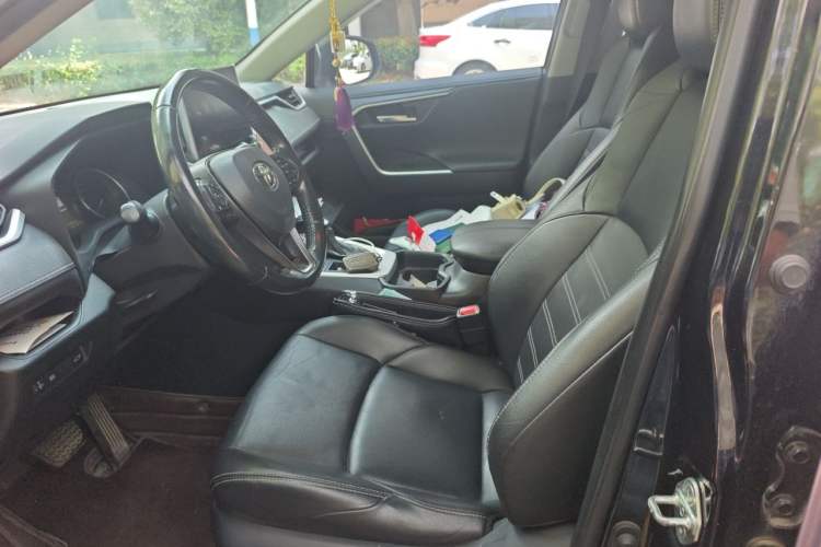 Used Toyota Wildlander 2020 Dual-Engine 2.5L E-CVT Two-Wheel Drive Prestige Edition Left Front Seat