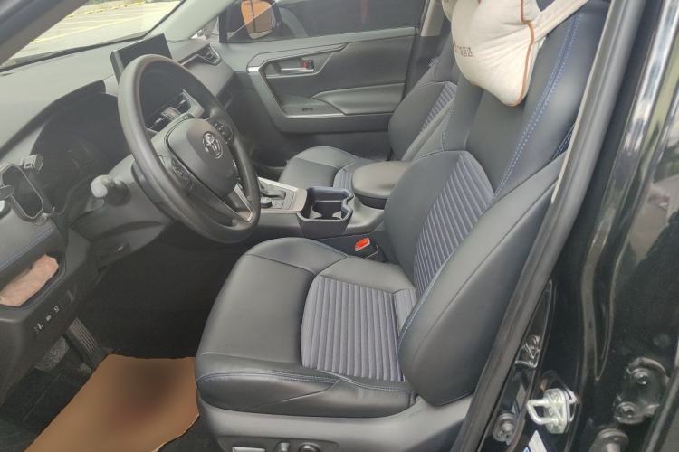 Used Toyota Wildlander 2020 2.0L CVT 4x4 Tech Edition Left Front Seat