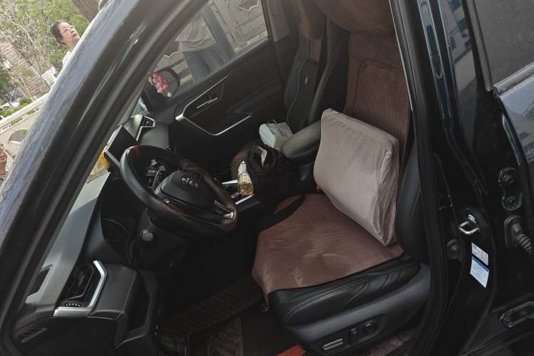 Used Toyota Wildlander 2020 Dual-Motor 2.5L E-CVT Four-Wheel Drive Luxury Edition Left Front Seat