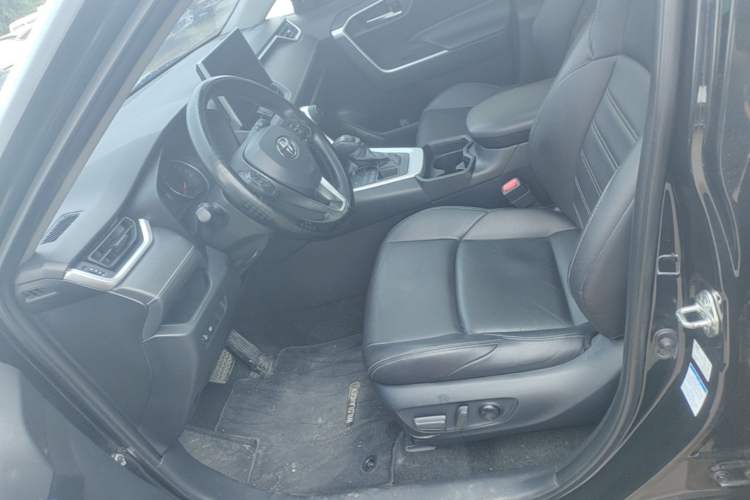 Used Toyota Wildlander 2020 2.0L CVT 4x4 Luxury Edition Left Front Seat