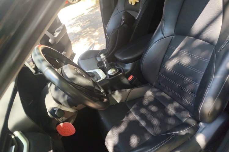 Used Toyota Wildlander 2020 Dual-Engine 2.5L E-CVT Two-Wheel Drive Prestige Edition Left Front Seat