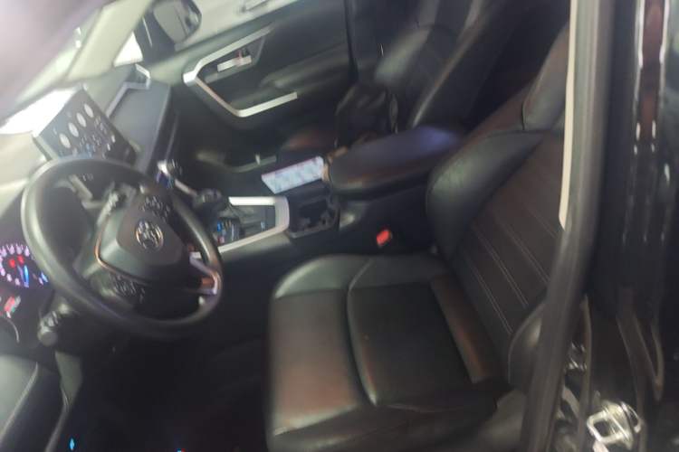 Used Toyota Wildlander 2020 Dual-Engine 2.5L E-CVT Two-Wheel Drive Luxury Edition Left Front Seat