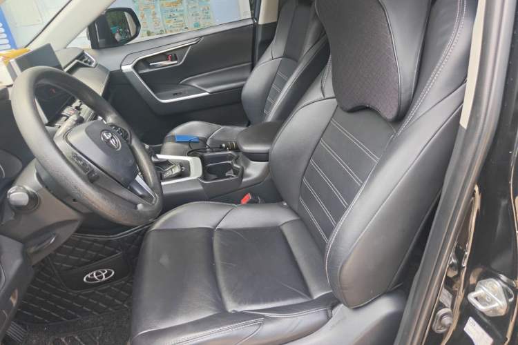 Used Toyota Wildlander 2020 2.0L CVT Two-Wheel Drive Luxury Edition Left Front Seat