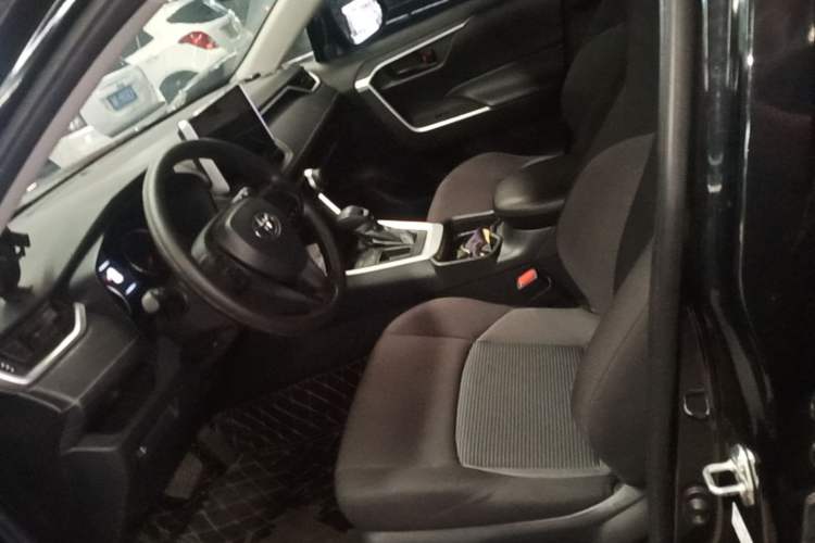 Used Toyota Wildlander 2020 2.0L CVT Two-Wheel Drive Leading Edition Left Front Seat