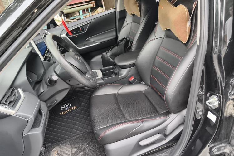 Used Toyota Wildlander 2020 2.0L CVT Two-Wheel Drive Leading Edition Left Front Seat