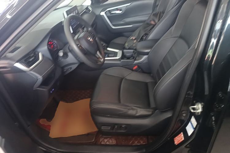 Used Toyota Wildlander 2020 2.0L CVT 4x4 Luxury Edition Left Front Seat