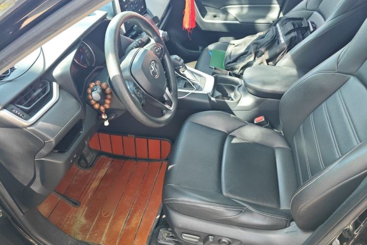 Used Toyota Wildlander 2020 Dual-Engine 2.5L E-CVT Two-Wheel Drive Luxury Edition Left Front Seat