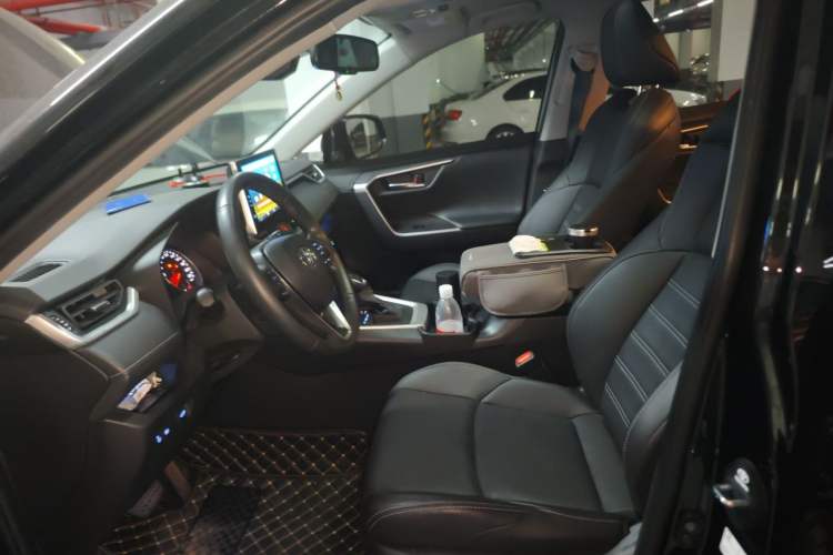 Used Toyota Wildlander 2020 2.0L CVT Two-Wheel Drive Prestige Edition Left Front Seat