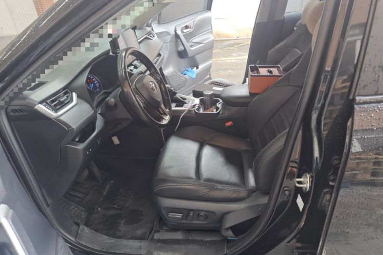 Used Toyota Wildlander 2020 Dual-Engine 2.5L E-CVT Two-Wheel Drive Luxury Edition Left Front Seat
