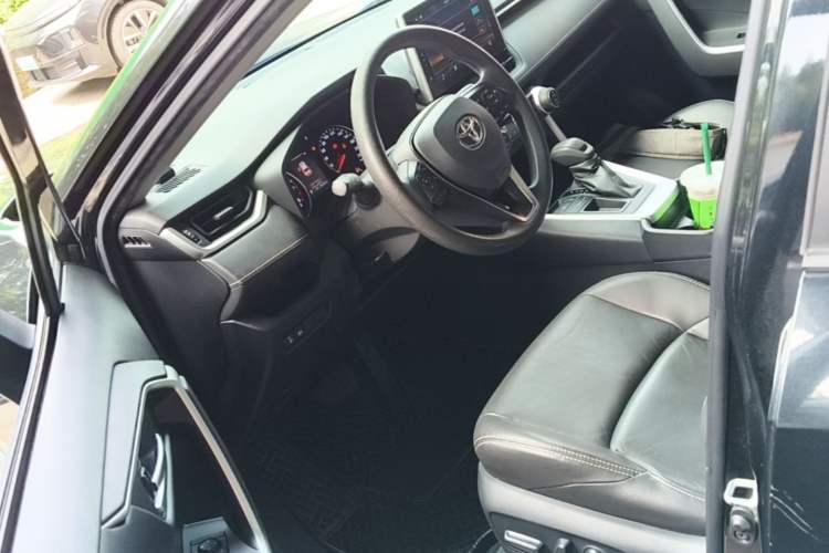 Used Toyota Wildlander 2020 2.0L CVT Two-Wheel Drive Luxury Edition Left Front Seat