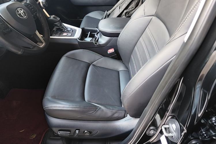 Used Toyota Wildlander 2020 2.0L CVT Two-Wheel Drive Luxury Edition Left Front Seat