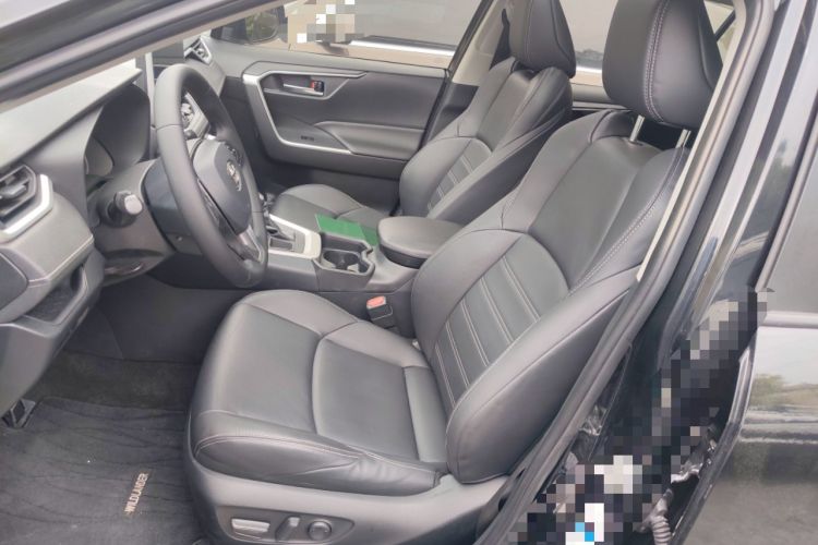 Used Toyota Wildlander 2020 2.0L CVT 4x4 Luxury Edition Left Front Seat