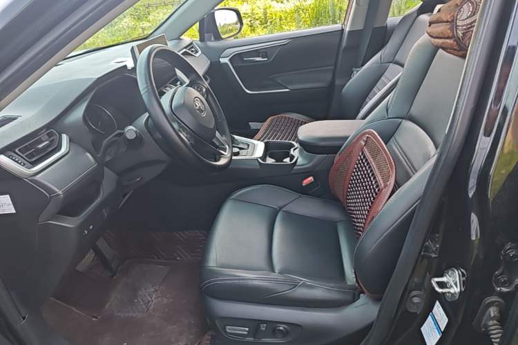 Used Toyota Wildlander 2020 Dual-Motor 2.5L E-CVT Four-Wheel Drive Luxury Edition Left Front Seat