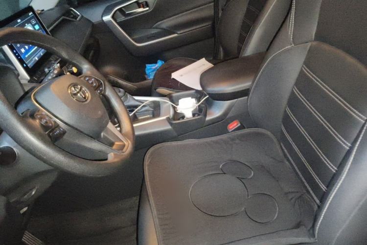 Used Toyota Wildlander 2020 2.0L CVT Two-Wheel Drive Luxury Edition Left Front Seat