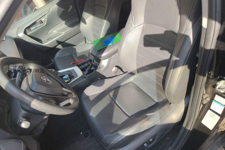 Used Toyota Wildlander 2020 2.0L CVT 4x4 Luxury Edition Left Front Seat
