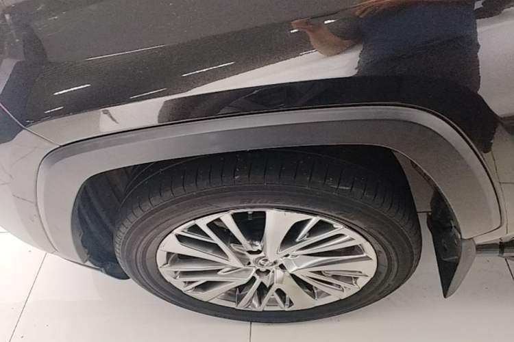 Used Toyota Wildlander 2020 2.0L CVT Four-Wheel Drive Premium Edition Left Front Wheel Hub