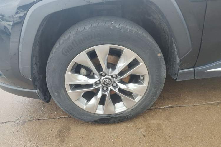 Used Toyota Wildlander 2020 2.0L CVT 4x4 Luxury Edition Left Front Wheel Hub