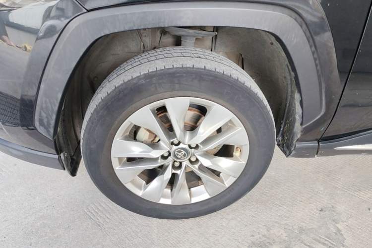 Used Toyota Wildlander 2020 Dual-Engine 2.5L E-CVT Two-Wheel Drive Luxury Edition Left Front Wheel Hub