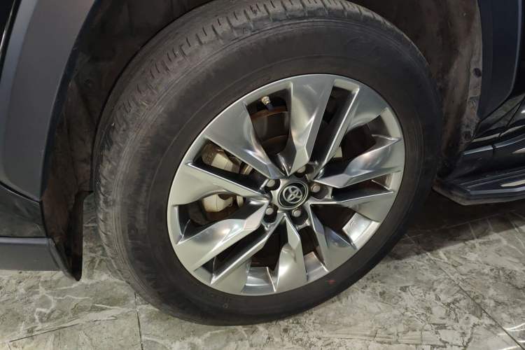 Used Toyota Wildlander 2020 Dual-Engine 2.5L E-CVT Two-Wheel Drive Luxury Edition Left Front Wheel Hub