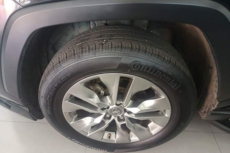 Used Toyota Wildlander 2020 2.0L CVT 4x4 Luxury Edition Left Front Wheel Hub