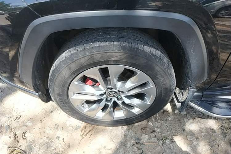 Used Toyota Wildlander 2020 2.0L CVT 4x4 Luxury Edition Left Front Wheel Hub
