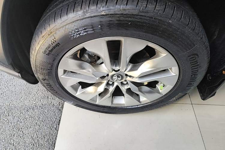 Used Toyota Wildlander 2020 2.0L CVT Two-Wheel Drive Luxury Edition Left Front Wheel Hub