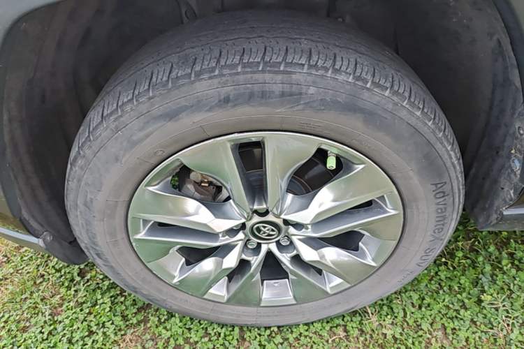 Used Toyota Wildlander 2020 Dual-Motor 2.5L E-CVT Four-Wheel Drive Luxury Edition Left Front Wheel Hub