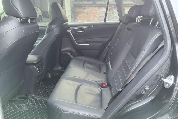 Used Toyota Wildlander 2020 2.0L CVT Two-Wheel Drive Luxury Edition Left Rear Seat