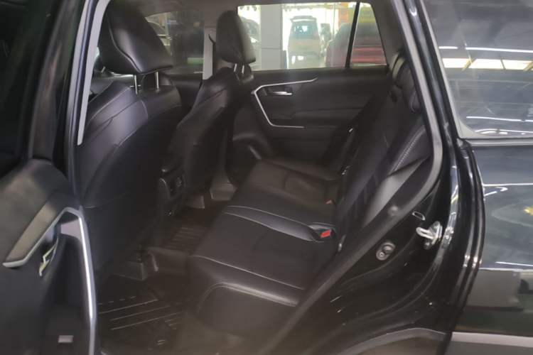 Used Toyota Wildlander 2020 2.0L CVT 4x4 Luxury Edition Left Rear Seat