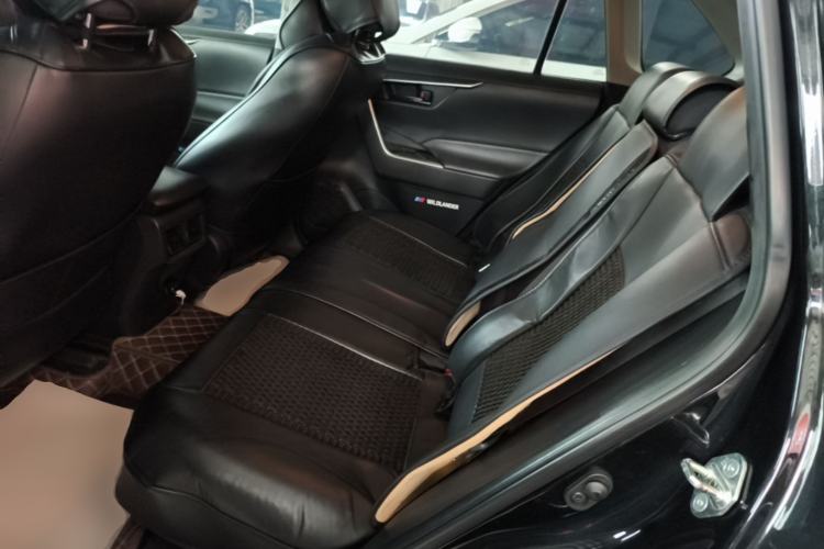 Used Toyota Wildlander 2020 2.0L CVT Two-Wheel Drive Leading Edition Left Rear Seat