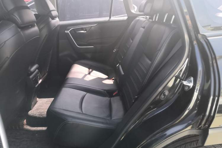 Used Toyota Wildlander 2020 2.0L CVT 4x4 Luxury Edition Left Rear Seat
