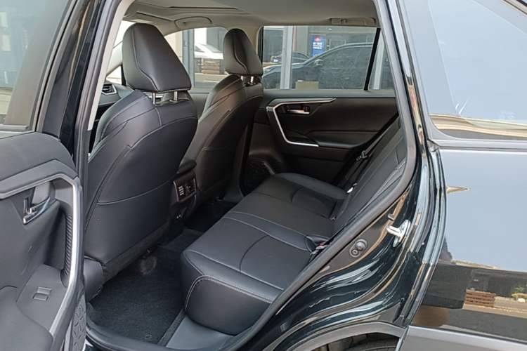 Used Toyota Wildlander 2020 2.0L CVT Two-Wheel Drive Luxury Edition Left Rear Seat