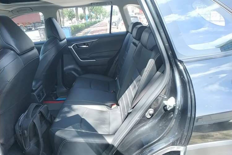 Used Toyota Wildlander 2020 2.0L CVT 4x4 Luxury Edition Left Rear Seat