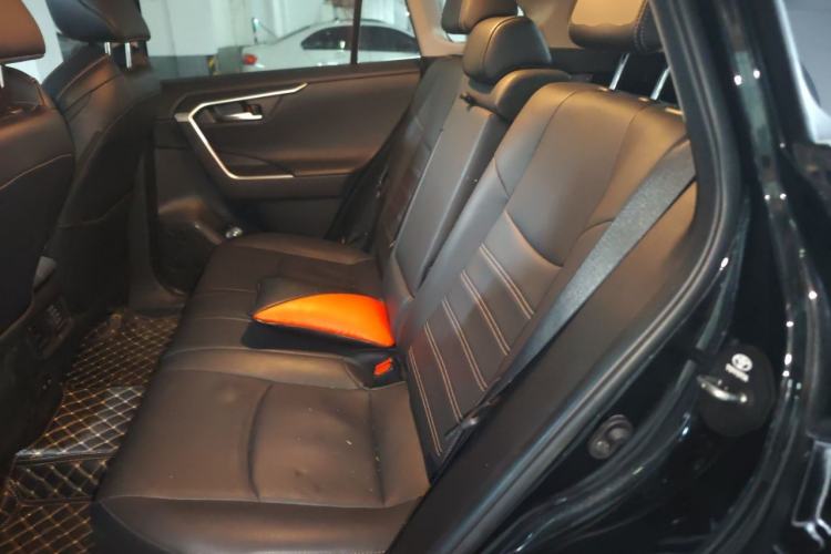 Used Toyota Wildlander 2020 2.0L CVT Two-Wheel Drive Prestige Edition Left Rear Seat