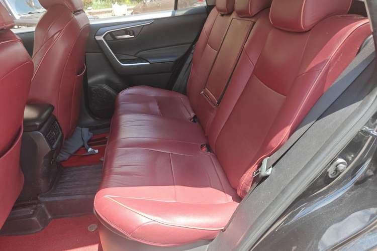 Used Toyota Wildlander 2020 Dual-Motor 2.5L E-CVT Four-Wheel Drive Luxury Edition Left Rear Seat