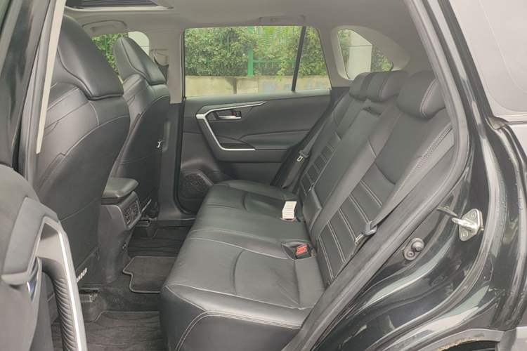 Used Toyota Wildlander 2020 2.0L CVT Two-Wheel Drive Luxury Edition Left Rear Seat