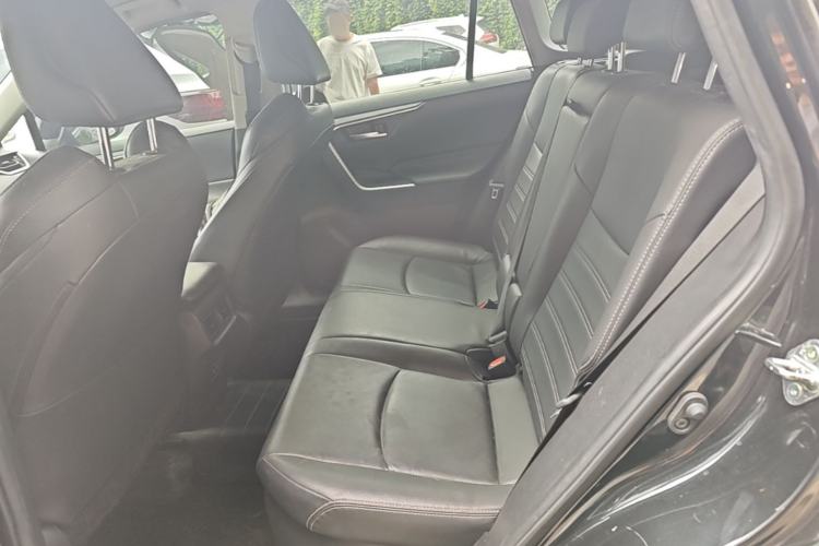 Used Toyota Wildlander 2020 Dual-Motor 2.5L E-CVT Four-Wheel Drive Luxury Edition Left Rear Seat