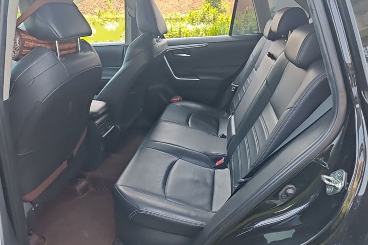 Used Toyota Wildlander 2020 Dual-Motor 2.5L E-CVT Four-Wheel Drive Luxury Edition Left Rear Seat