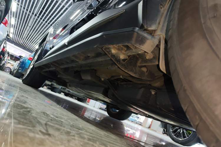 Used Toyota Wildlander 2020 Dual-Engine 2.5L E-CVT Two-Wheel Drive Luxury Edition Left Side Sill