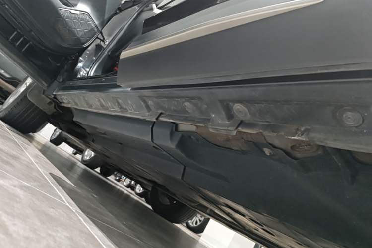 Used Toyota Wildlander 2020 2.0L CVT Two-Wheel Drive Luxury Edition Left Side Sill