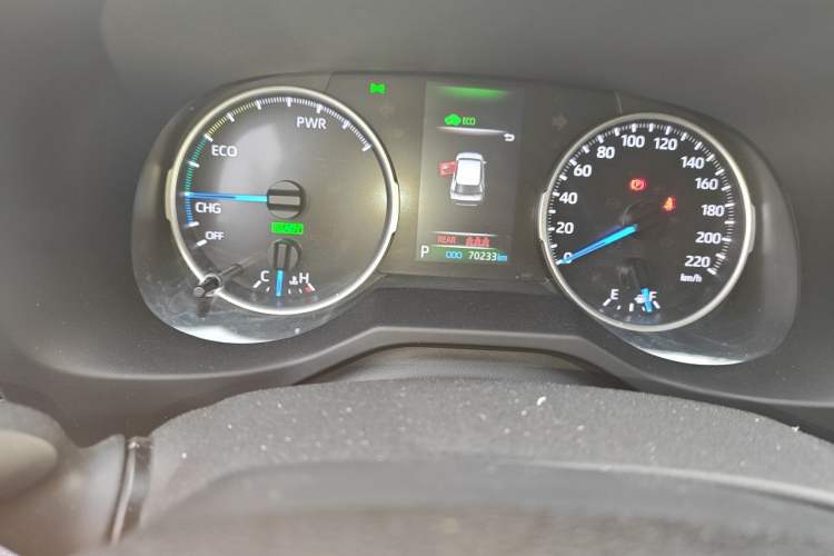 Used Toyota Wildlander 2020 Dual-Motor 2.5L E-CVT Four-Wheel Drive Luxury Edition Odometer Close Up