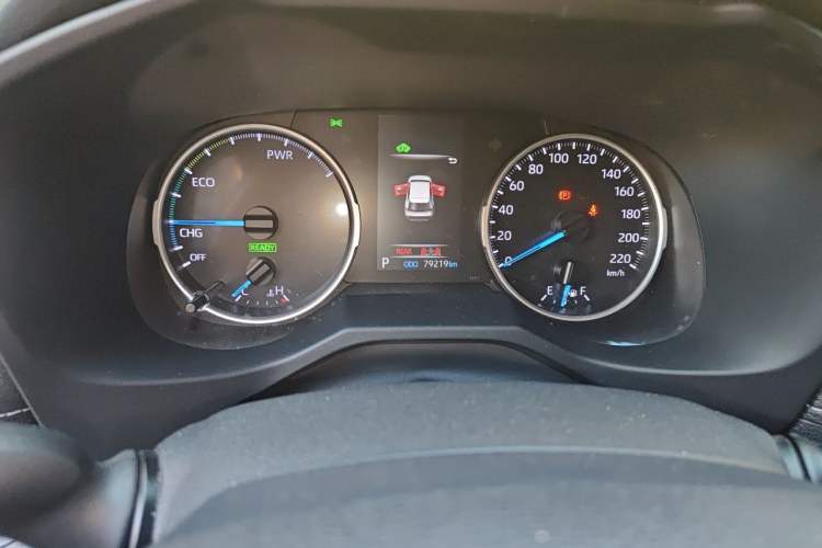 Used Toyota Wildlander 2020 Dual-Engine 2.5L E-CVT Two-Wheel Drive Luxury Edition Odometer Close Up