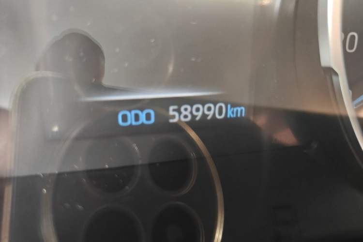 Used Toyota Wildlander 2020 Dual-Motor 2.5L E-CVT Four-Wheel Drive Luxury Edition Odometer Close Up