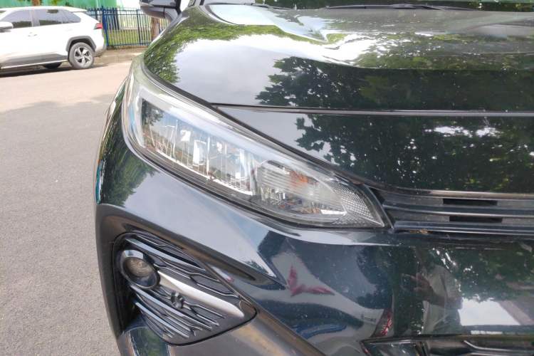 Used Toyota Wildlander 2020 2.0L CVT Two-Wheel Drive Luxury Edition Right Front Headlight