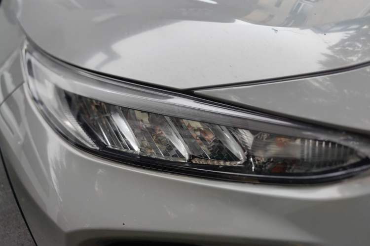 Used Toyota Wildlander 2020 2.0L CVT 4x4 Luxury Edition Right Front Headlight