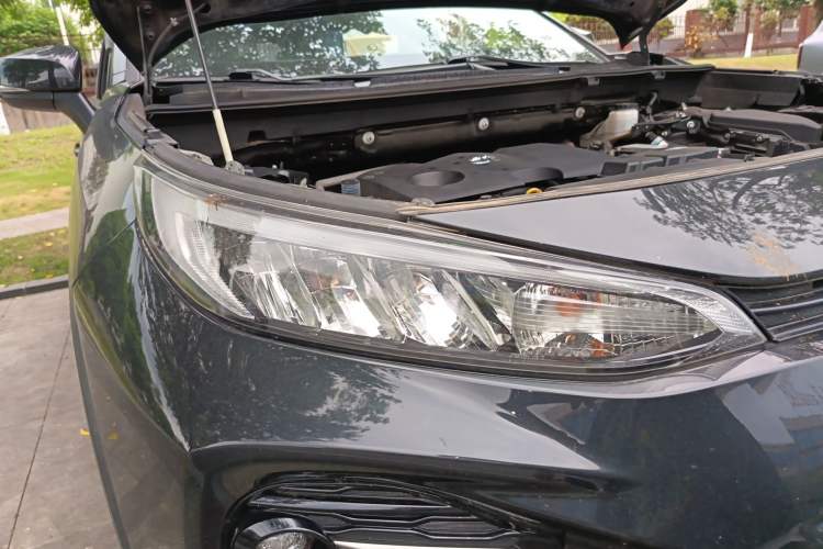 Used Toyota Wildlander 2020 2.0L CVT 4x4 Luxury Edition Right Front Headlight