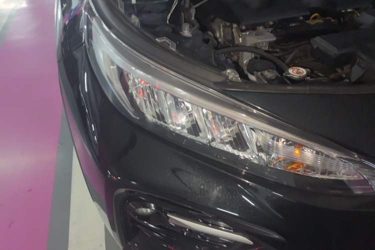 Used Toyota Wildlander 2020 2.0L CVT 4x4 Luxury Edition Right Front Headlight