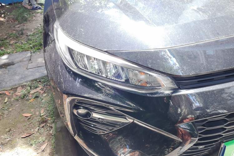 Used Toyota Wildlander 2020 2.0L CVT Two-Wheel Drive Luxury Edition Right Front Headlight