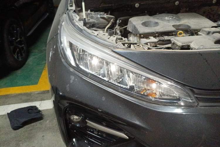 Used Toyota Wildlander 2020 2.0L CVT 4x4 Luxury Edition Right Front Headlight